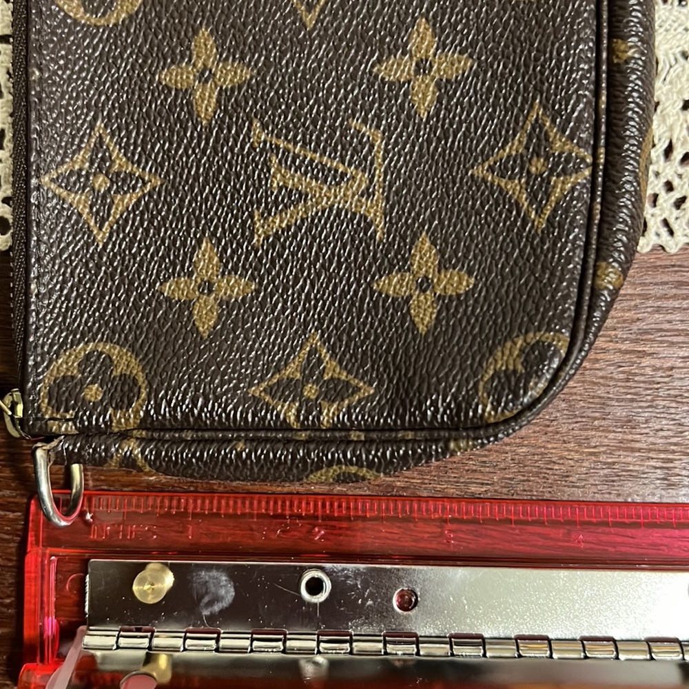Louis Vuitton Wristlet pouchette missing strap - Picture 9 of 10